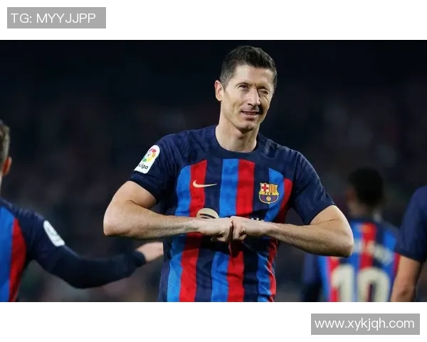 足球巨星莱万多夫斯基的辉煌职业生涯与成就简介